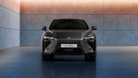 Lexus ES, la nuova generazione della berlina giapponese diventa un po’ crossover – FOTO