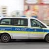 Unbekannter bedroht Kassierer mit Messer: Mann überfällt Restaurant in Berlin-Mitte