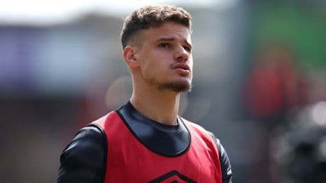 Liverpool transfer target Milos Kerkez leaves team camp as statement released