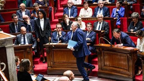 En direct, chute du gouvernement Bayrou : Emmanuel Macron recevra le premier ministre mardi matin et nommera un successeur dans les prochains jours