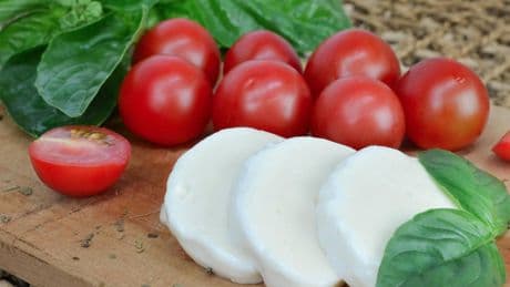 Mozzarelle ritirate dai supermercati per presenza di metallo: ecco i cinque lotti segnalati