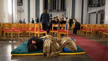 „Kirchenasyl“ untergräbt Rechtsstaat - Kirche verhindert Tausende Abschiebungen