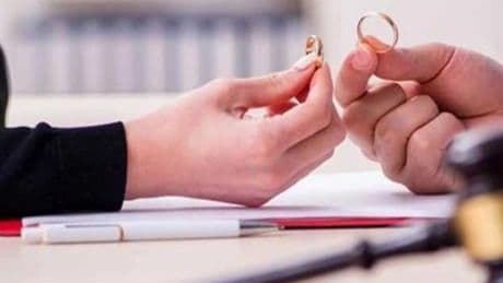 Yerel mahkeme kararını uygun bulan Yargıtay’a göre evi sebepsiz terk etmek tam kusur