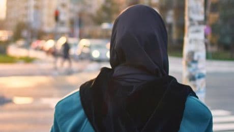 „Vater sagte, er gibt uns drei Bilder, und wir dürfen uns davon einen Mann aussuchen“