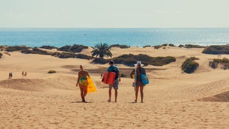 La paradoja del turismo en España: si no has reservado tus vacaciones en Canarias es posible que cueste lo mismo ir al Caribe