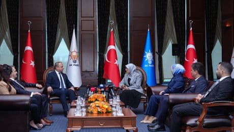 Siyasi partiler bugün bayramlaşacak
