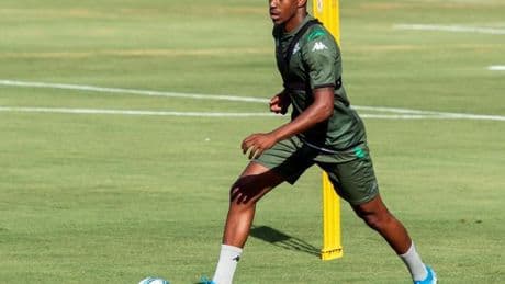 El Betis repatria a Junior Firpo, que queda libre en el Leeds y firmará por tres campañas