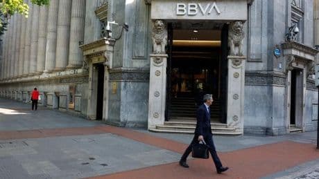 El Gobierno vasco insiste en reclamar al BBVA más presencia en Euskadi