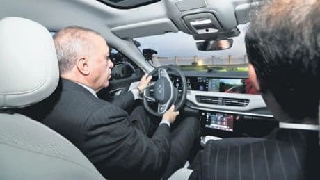 Togg’un yeni modeli T10F ile ilk sürüş Başkan’dan