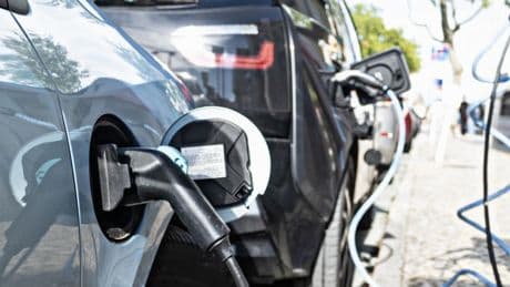 La OCU desvela los coches eléctricos con la mejor relación calidad-precio según su autonomía y tamaño
