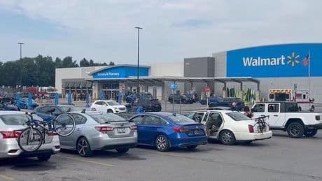 Detenido un hombre que apuñaló a once clientes en un Walmart en Míchigan