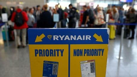Billigflieger: Ryanair und Booking.com legen Streit um Ticketverkäufe bei