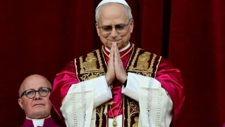 Léon XIV : le pape récite sa première prière dominicale à Saint-Pierre