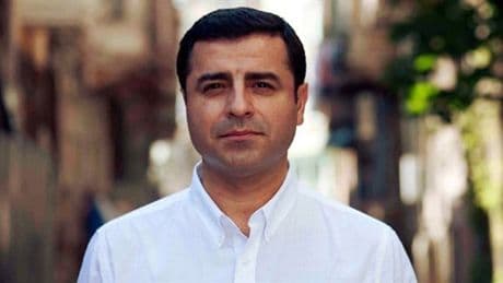 Demirtaş'tan 4 maddeli "iç cephe güçlenmeli" mesajı: Yargı tacizlerine son verilmeli, belediye başkanları ve bürokratlar tutuksuz yargılanmalı