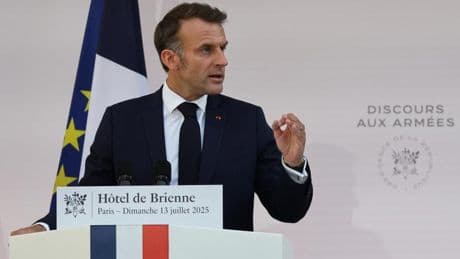 Face au “sombre tableau d’un monde menaçant”, la France va augmenter ses dépenses militaires