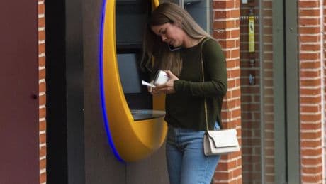 Se cumplen 50 años de la reforma del Código Civil que permitió a las mujeres abrir una cuenta bancaria