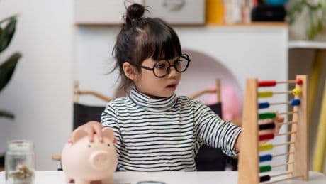 Schools should teach money management after teens turn to AI for help, parents say