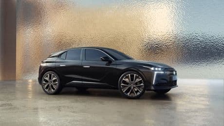 DS dévoile sa nouvelle "N°4" avec une version électrique