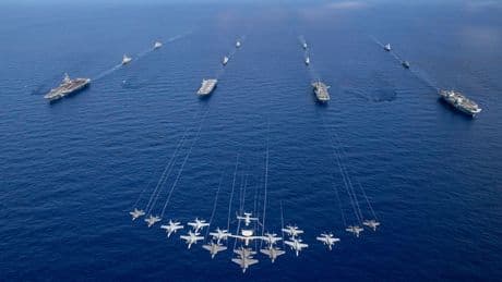 Aufnahmen zeigen Operation Highmast im "umkämpftesten Gewässer der Welt"