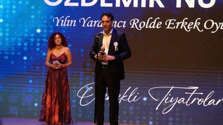 Özdemir Nutku Tiyatro Ödülleri sahiplerini buldu: İzBBŞT sanatçısı Bahadır Buyruk ödüle layık görüldü