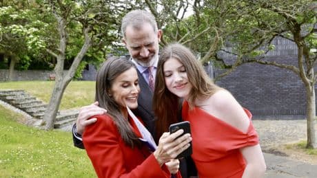 Así ha felicitado Leonor a más de 6.700 kilómetros a Sofía por su graduación: &quot;Estoy muy orgullosa de ti&quot;