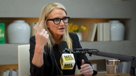 Mel Robbins, coach experta en cambio: “Cada vez que quieras tirar la toalla y sientas que la vida te golpea, debes creer que este momento te está preparando para algo increíble que aún no ha ocurrido”
