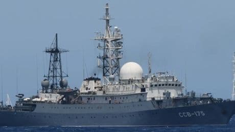 Un patrullero español vigila buques de guerra rusos en el Estrecho de Gibraltar y el mar de Alborán