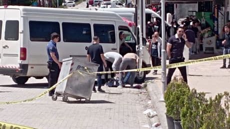 Caddeye bırakılan valiz paniğe neden oldu