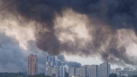 Guerre en Ukraine, jour 1233 : frappes d’ampleur sur Kiev, rencontre entre Rubio et Lavrov