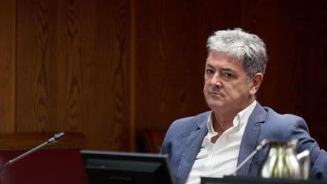 El abogado navarro del PNV que defendía al socio de Santos Cerdán en Servinabar renuncia a su defensa en el Supremo