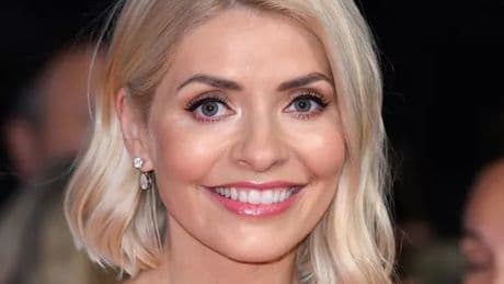 Holly Willoughby 'flaunts' figure in Hunza G bikini shoppers say is 'beautiful'