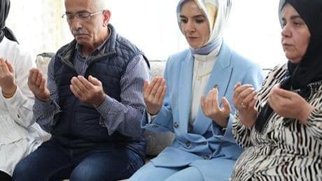 Bakan Göktaş Samsun'da şehit ailesini ziyaret etti