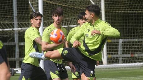 La broma 'English' de Imanol a Zubimendi en el entreno, pocos días después de saltar la noticia de su marcha al Arsenal