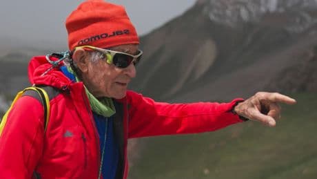El alpinista Carlos Soria afronta el Manaslu a los 86 años y tendrá su propia película