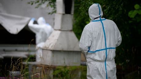 Dreifach-Mord in Zwiesel - Spurensicherung im Todes-Haus wird tagelang dauern