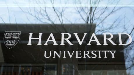 Gelderkürzung: Trump droht Harvard, Stipendien in Milliardenhöhe zu streichen