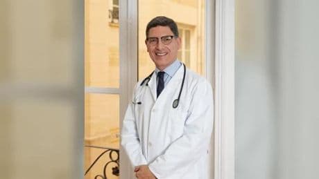Vicente Mera, experto en envejecimiento: "Dormir menos de seis horas una década acorta la vida hasta dos años"
