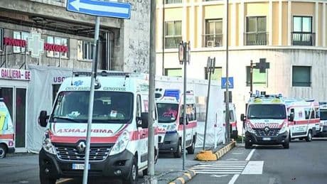 Cerca di recuperare il passaporto rubato, profugo massacrato di botte