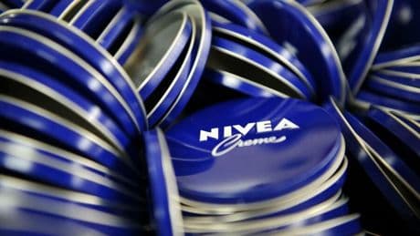 Dax-Konzern: 70 Prozent zu teuer? Schweizer Kartellbehörden ermitteln gegen Nivea-Konzern Beiersdorf
