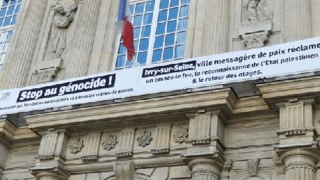Génocide à Gaza : « Afficher une banderole pour la Palestine ne devrait pas être du courage politique », interpelle le maire d’Ivry-sur-Seine Philippe Bouyssou
