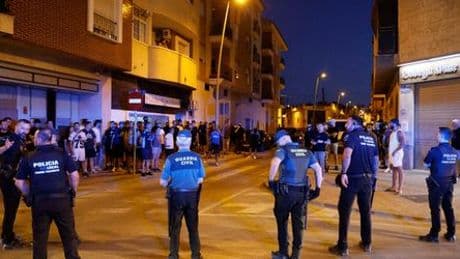 Spanien, Torre-Pacheco: Neun Festnahmen nach Ausschreitungen gegen Migranten