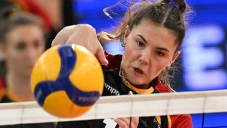 Volleyball-Länderspiel: Nummer 16 und ihre Geschichte