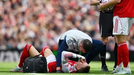 Arsenal suffer injury blow with Martin Odegaard forced off against Nottingham Forest