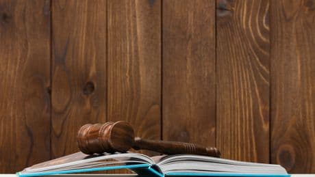 Fransa’da cinsel istismar davası: Eski cerraha 20 yıl hapis