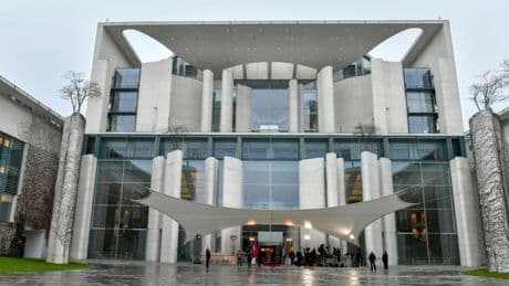 Neues Bundeskabinett zu erster Sitzung zusammengekommen