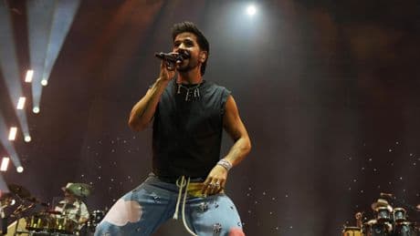 Camilo inaugura la temporada de conciertos en el Roig Arena: "Si a uno le dan paella y hablan en valenciano se enamora"