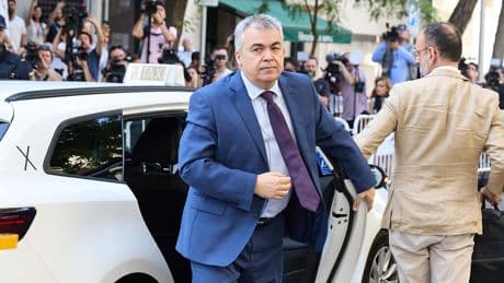Sánchez y el PSOE, en vilo por Santos Cerdán