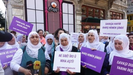 İstanbul Barış Anneleri İnisiyatifi Tünel Meydanı'nda