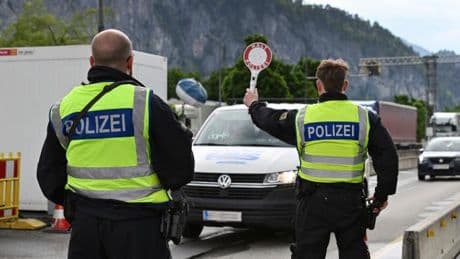 Strafanzeige gegen unbekannte Schleuser – Polizeigewerkschaft erwähnt NGO Pro Asyl