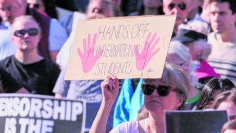 Trump vieta Harvard agli studenti stranieri "con effetto immediato"